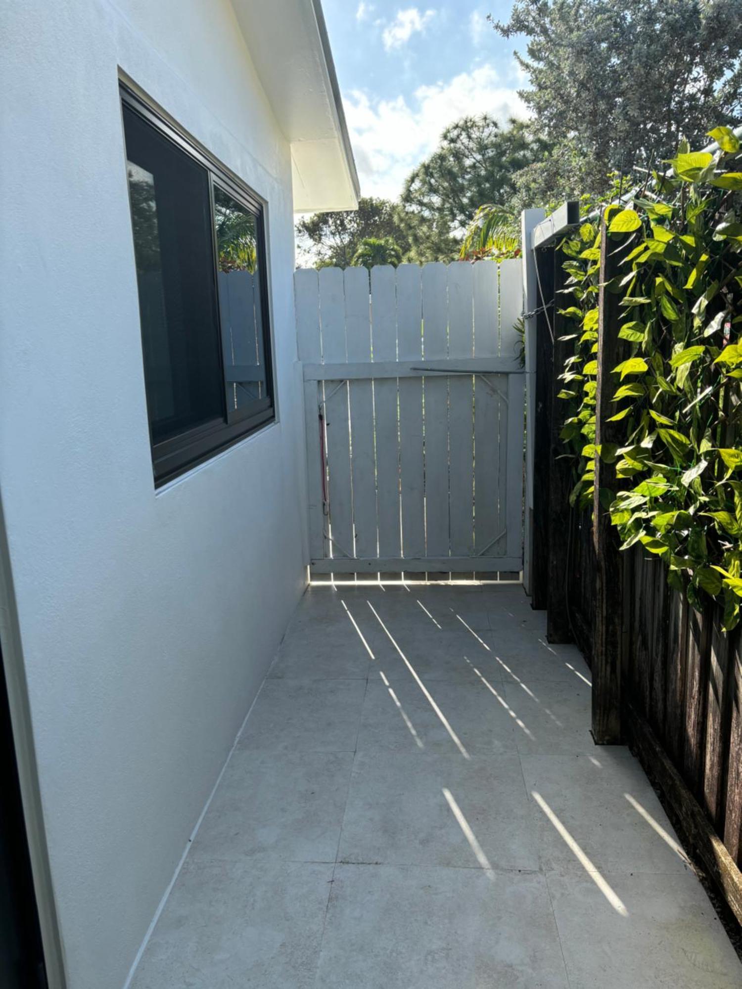 House In デイニア・ビーチ エクステリア 写真